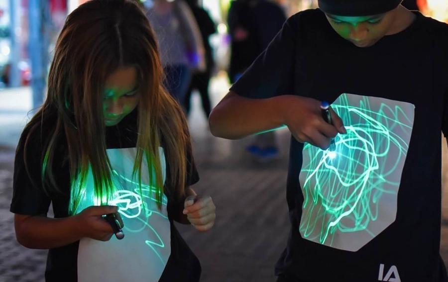 Interactief glow shirt voor kinderen